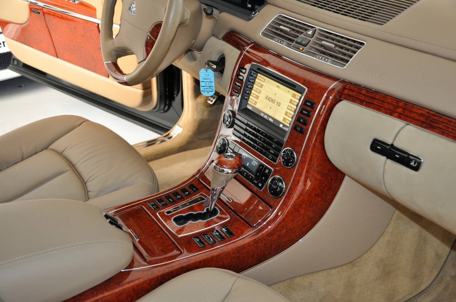2011 Maybach 62S, 21/24