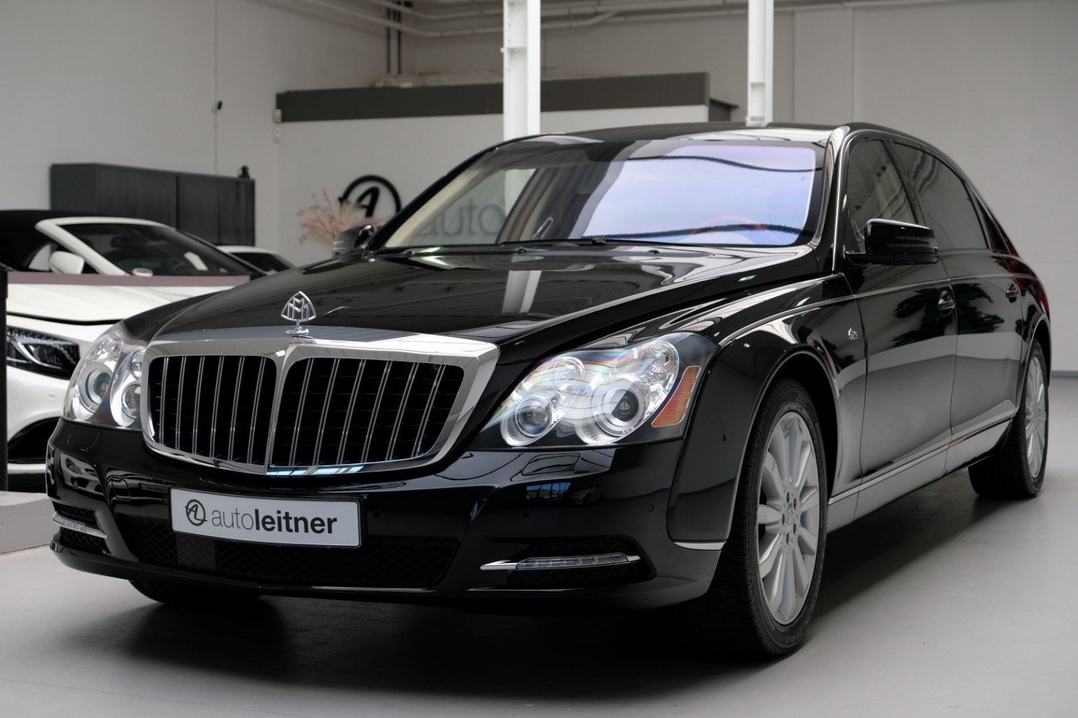 2011 Maybach 62S, 23/24