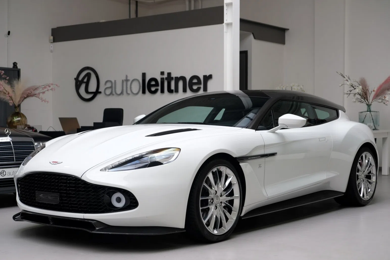 2020 Aston Martin Vanquish Zagato Shooting Brake
