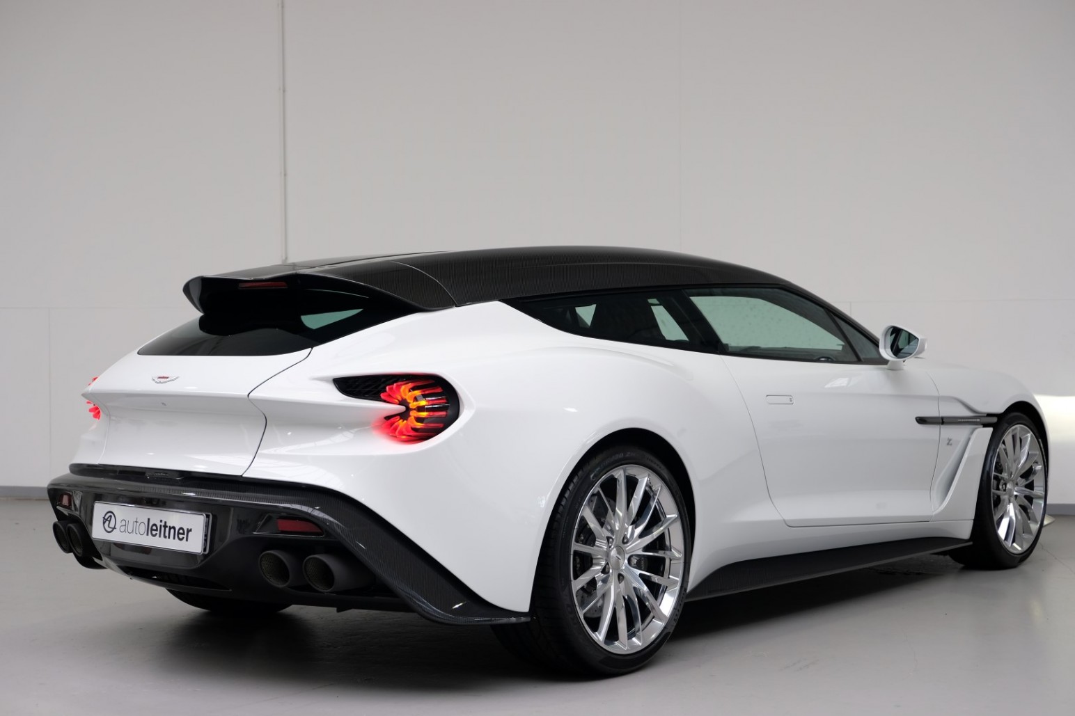 2020 Aston Martin Vanquish Zagato Shooting Brake, 3/24