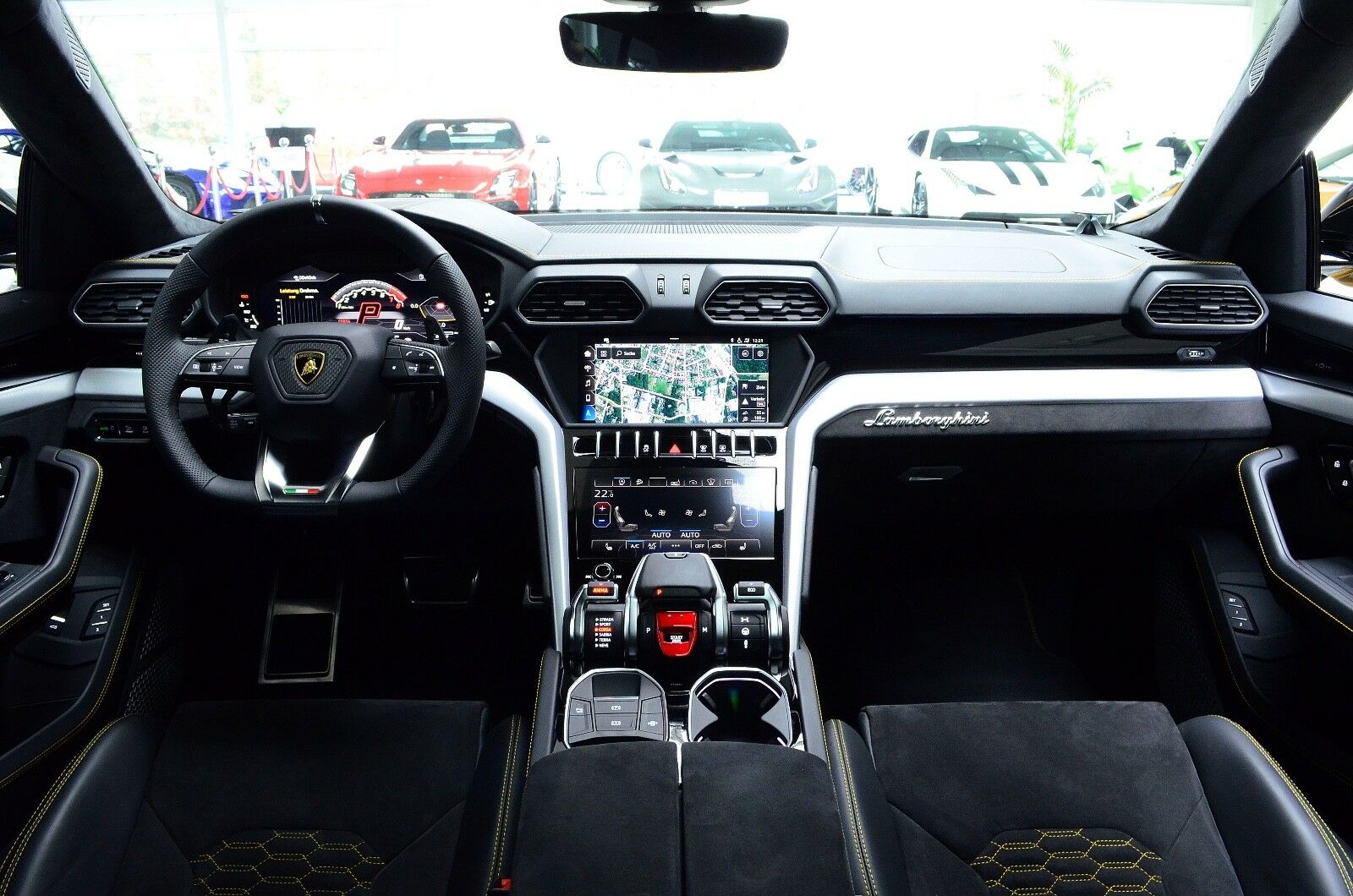 2018 Lamborghini Urus, 2/20