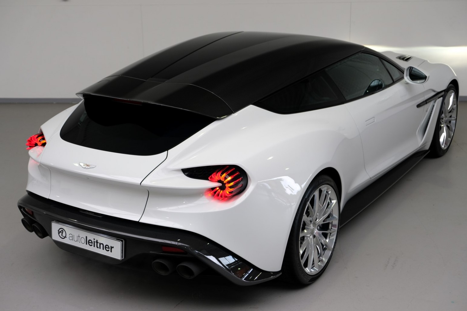 2020 Aston Martin Vanquish Zagato Shooting Brake, 13/24