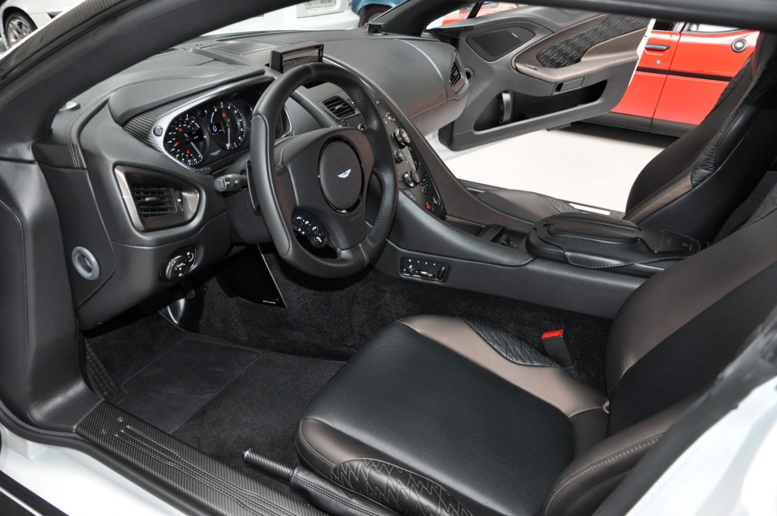 2020 Aston Martin Vanquish Zagato Shooting Brake, 19/24