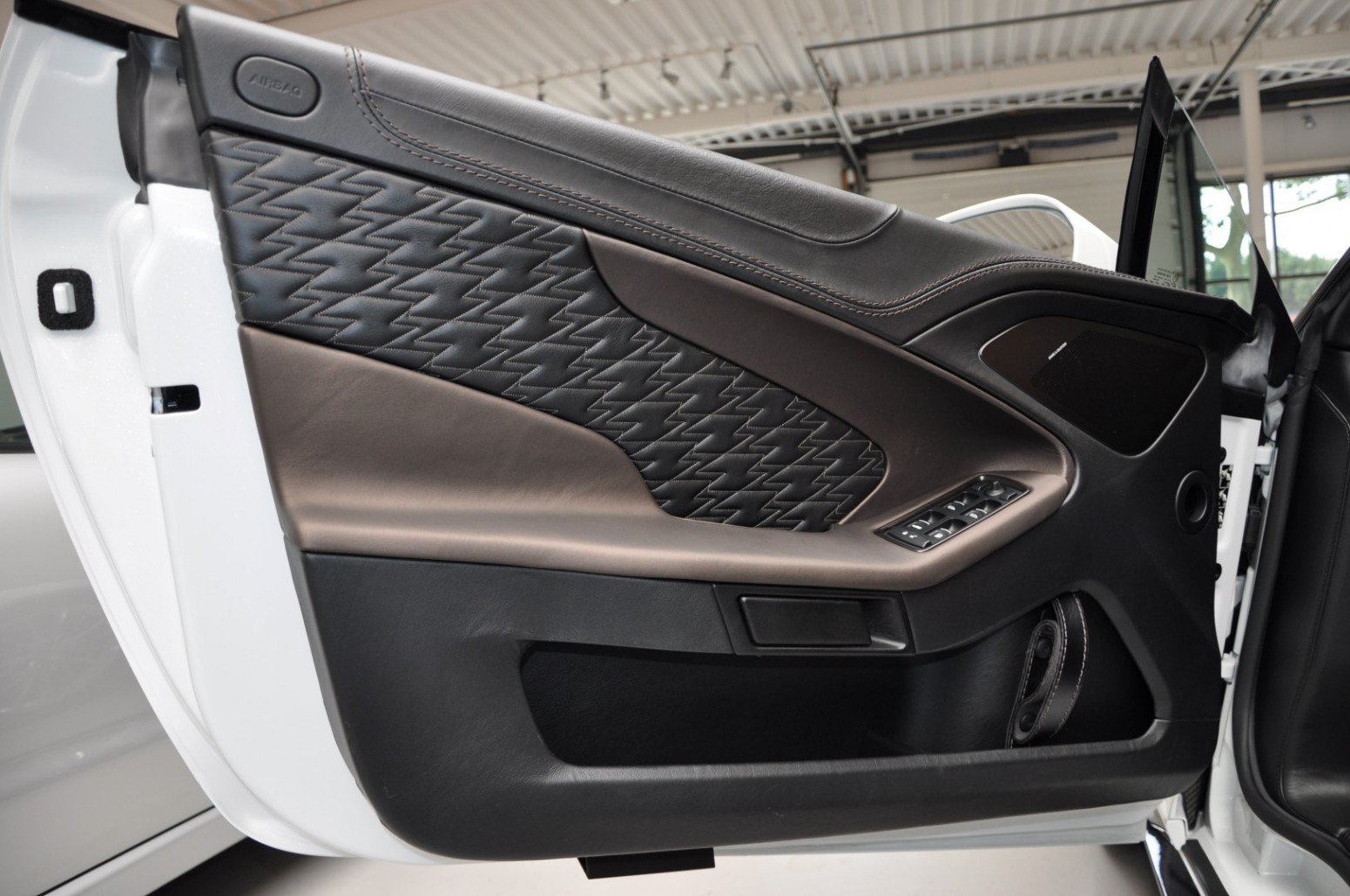 2020 Aston Martin Vanquish Zagato Shooting Brake, 20/24