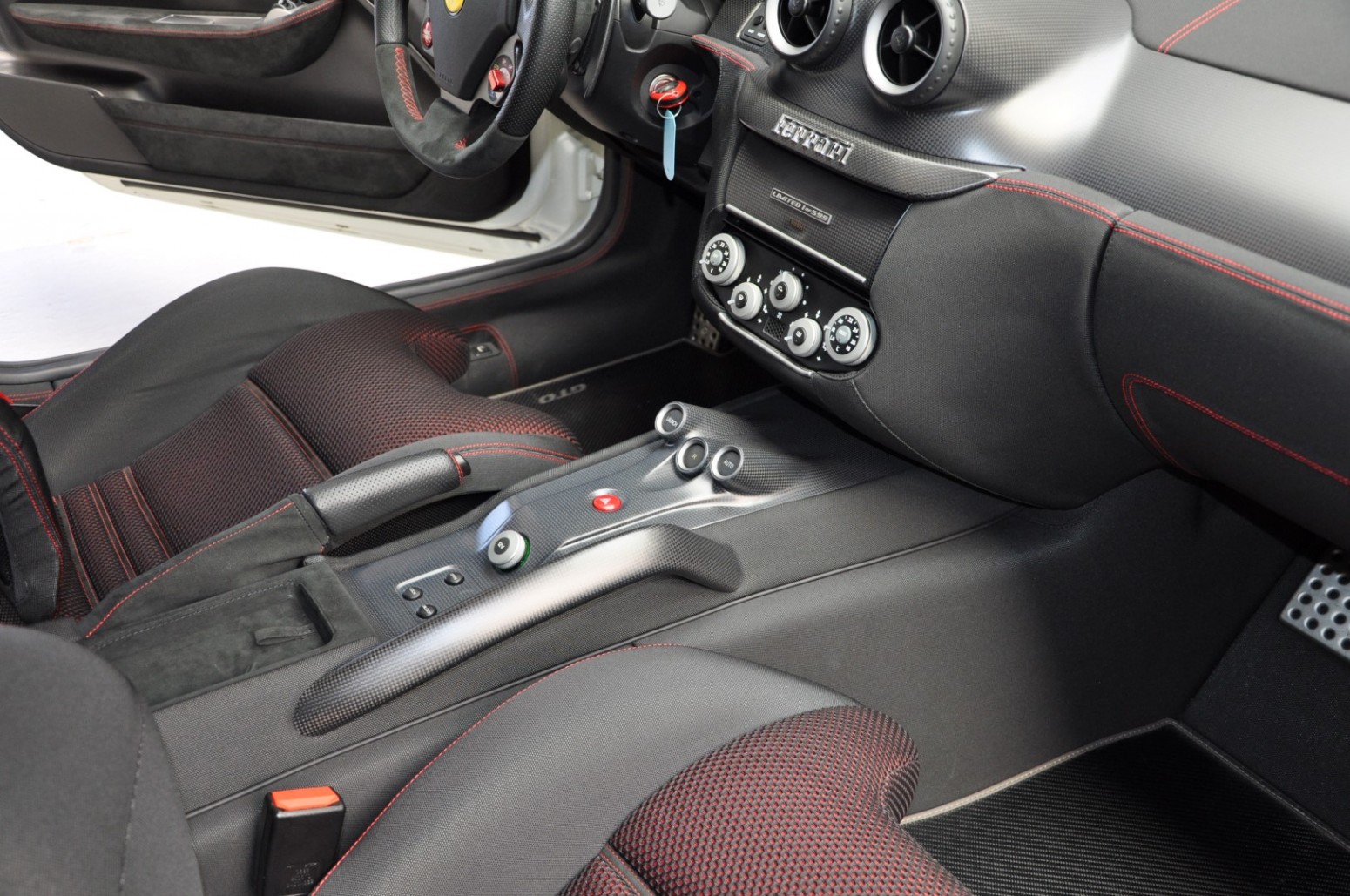 2010 Ferrari 599 GTO, 9/20
