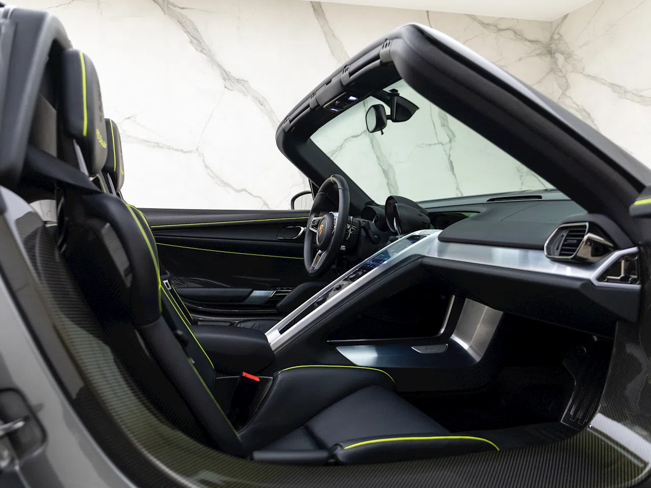2015 Porsche 918 Spyder interior, Onyx Black Leather