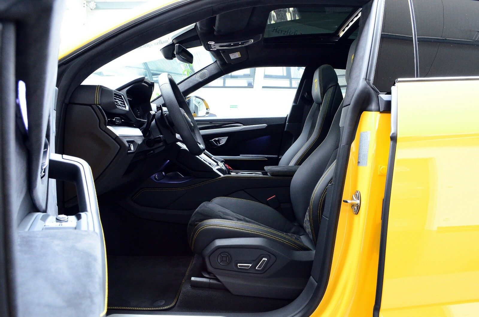 2018 Lamborghini Urus, 18/20