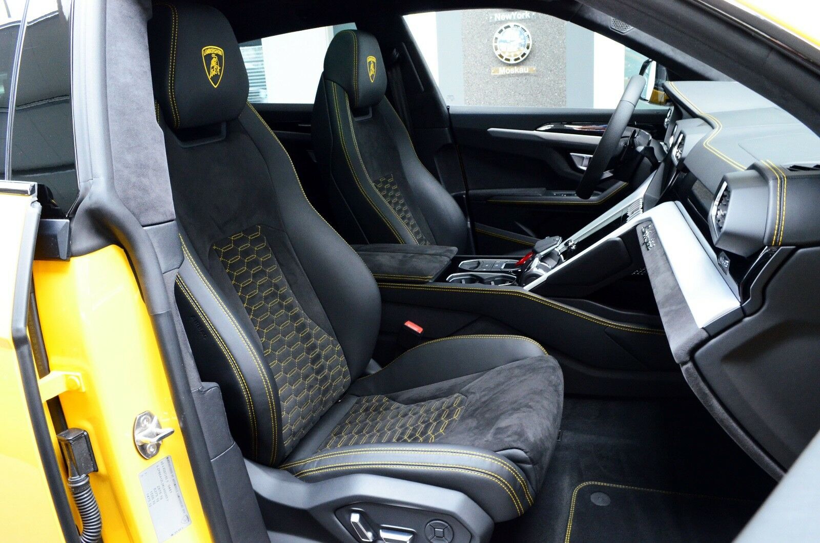 2018 Lamborghini Urus, 19/20