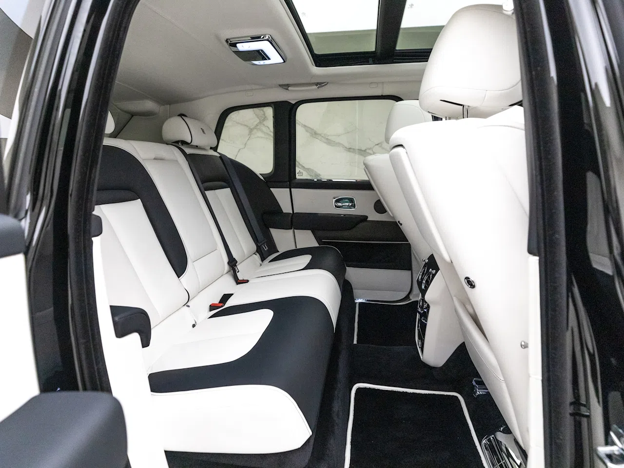2021 Rolls-Royce Cullinan interior, seats