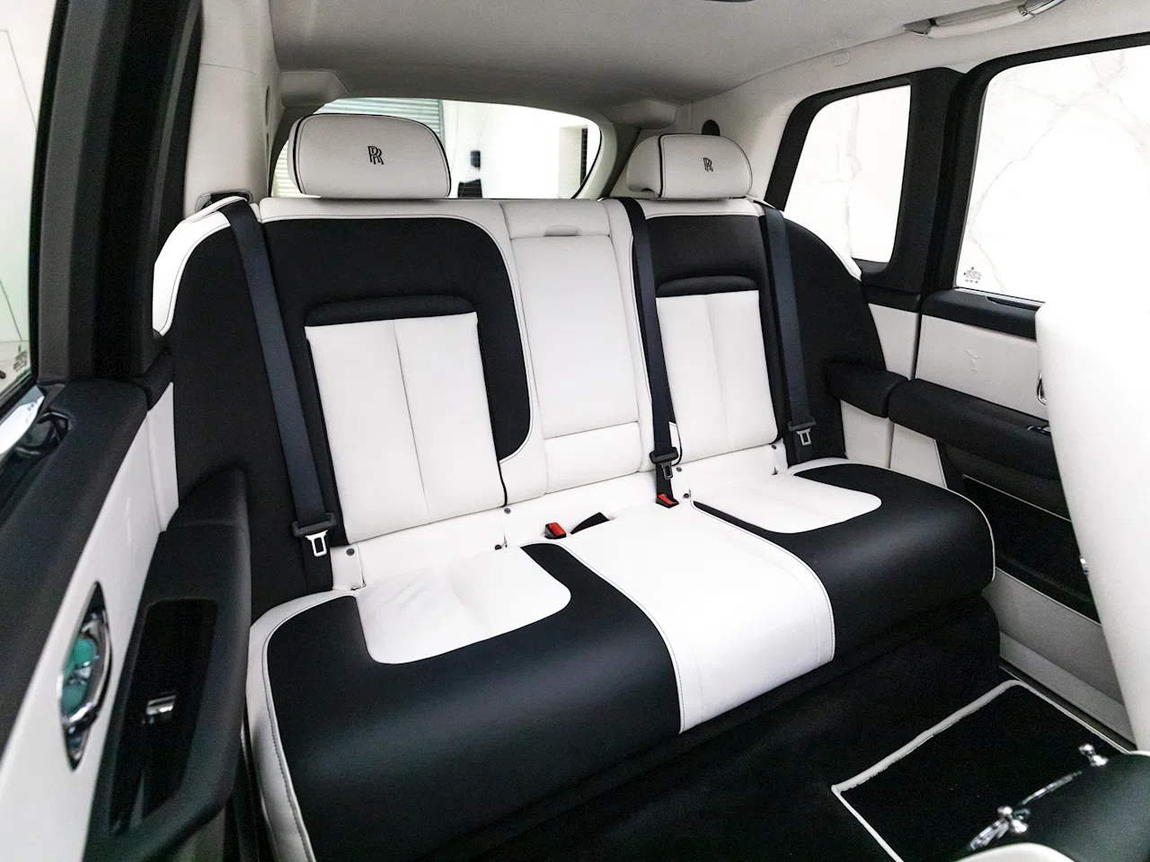 2021 Rolls-Royce Cullinan interior, seats