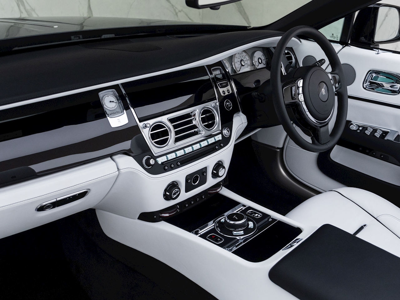 2021 Rolls-Royce Dawn, 2/17