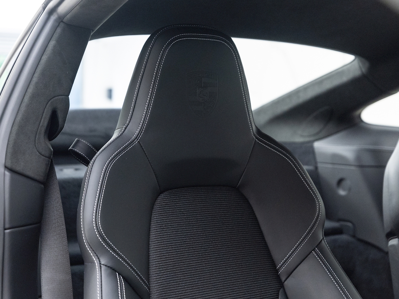 2022 Porsche 911 (992) GT3 Touring, 13/19
