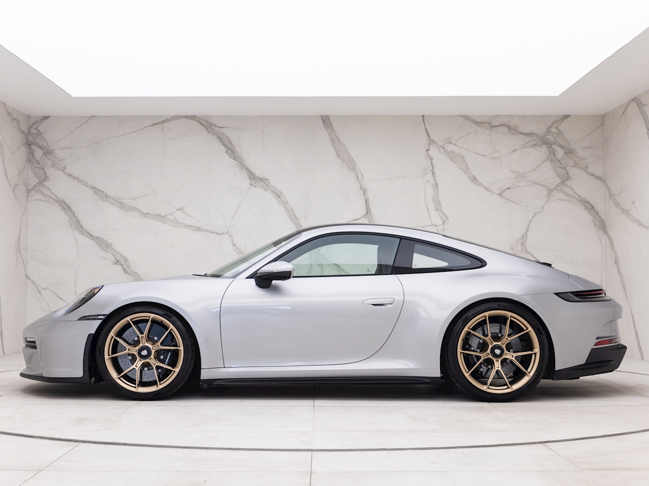 2022 Porsche 911 (992) GT3 Touring, 17/19