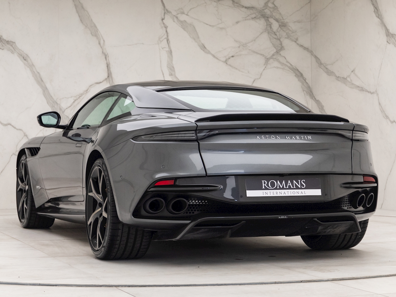 2020 Aston Martin DBS Superleggera, 2/18