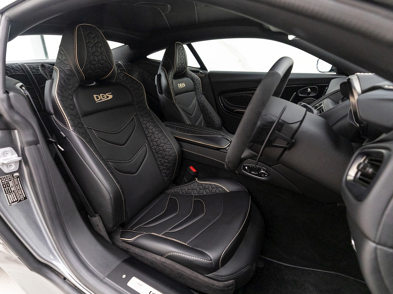 2020 Aston Martin DBS Superleggera, 14/18