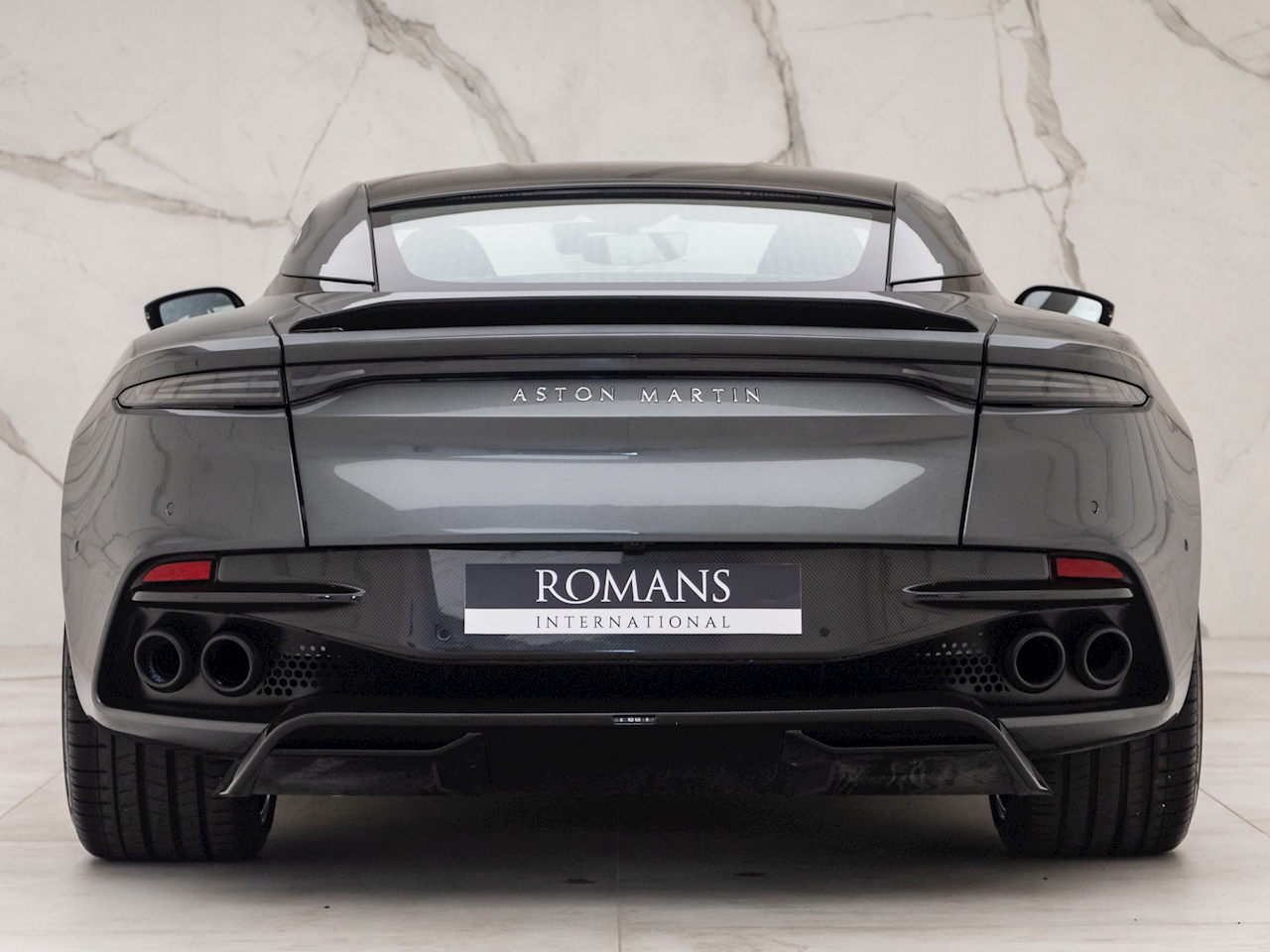 2020 Aston Martin DBS Superleggera, 16/18