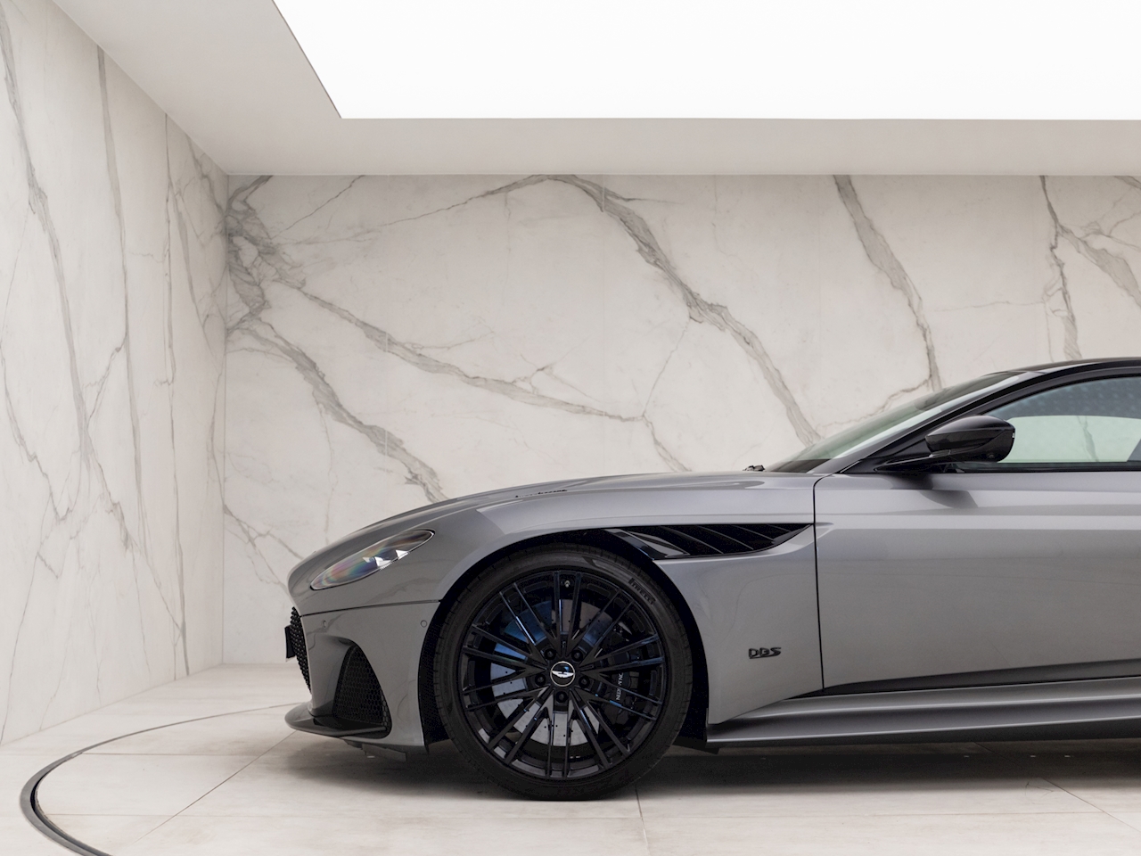 2020 Aston Martin DBS Superleggera, 5/17