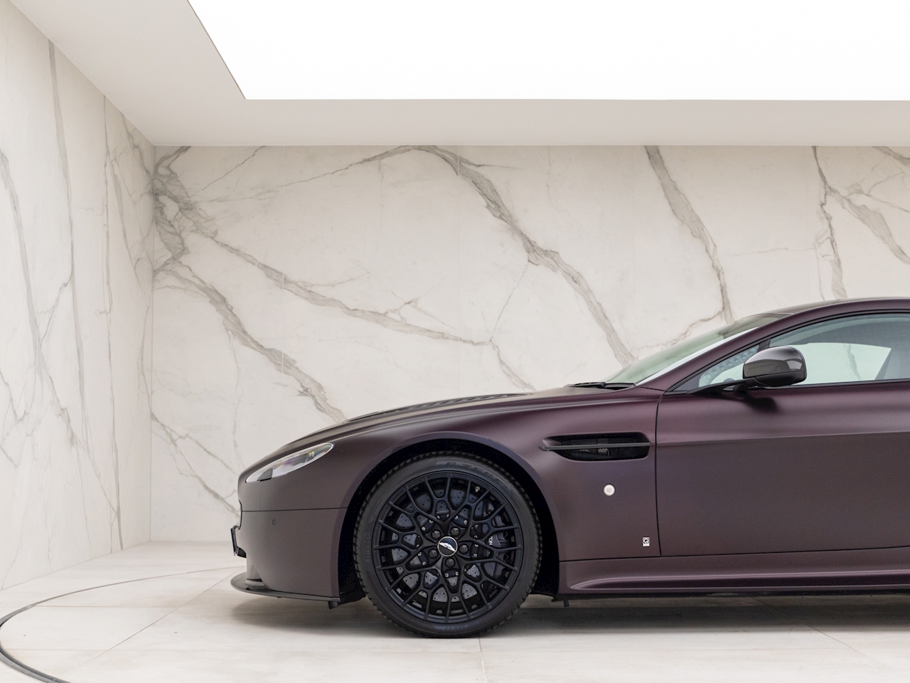 2018 Aston Martin V12 Vantage S, 2/20