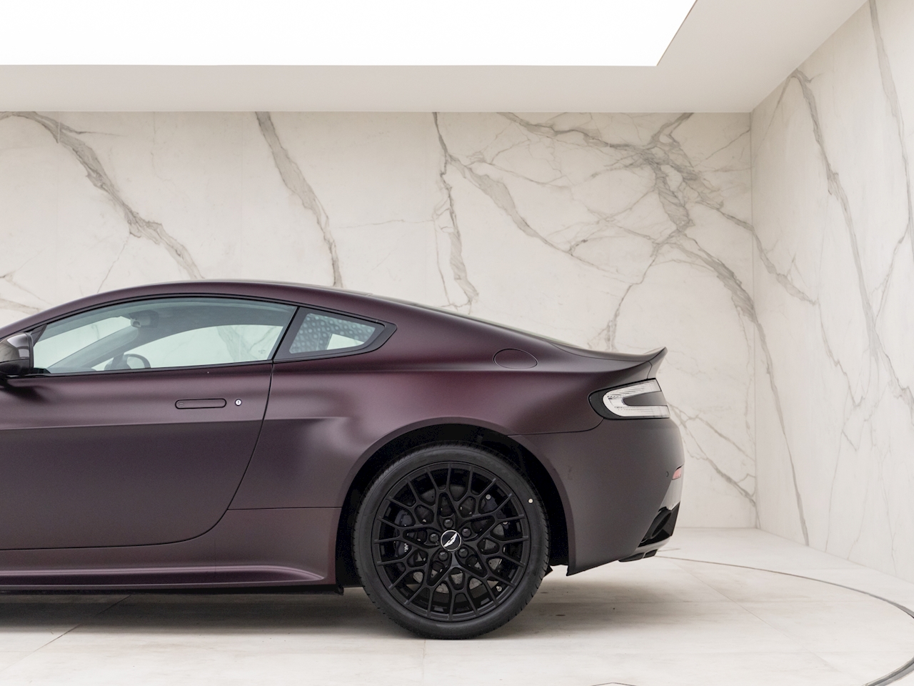 2018 Aston Martin V12 Vantage S, 3/20