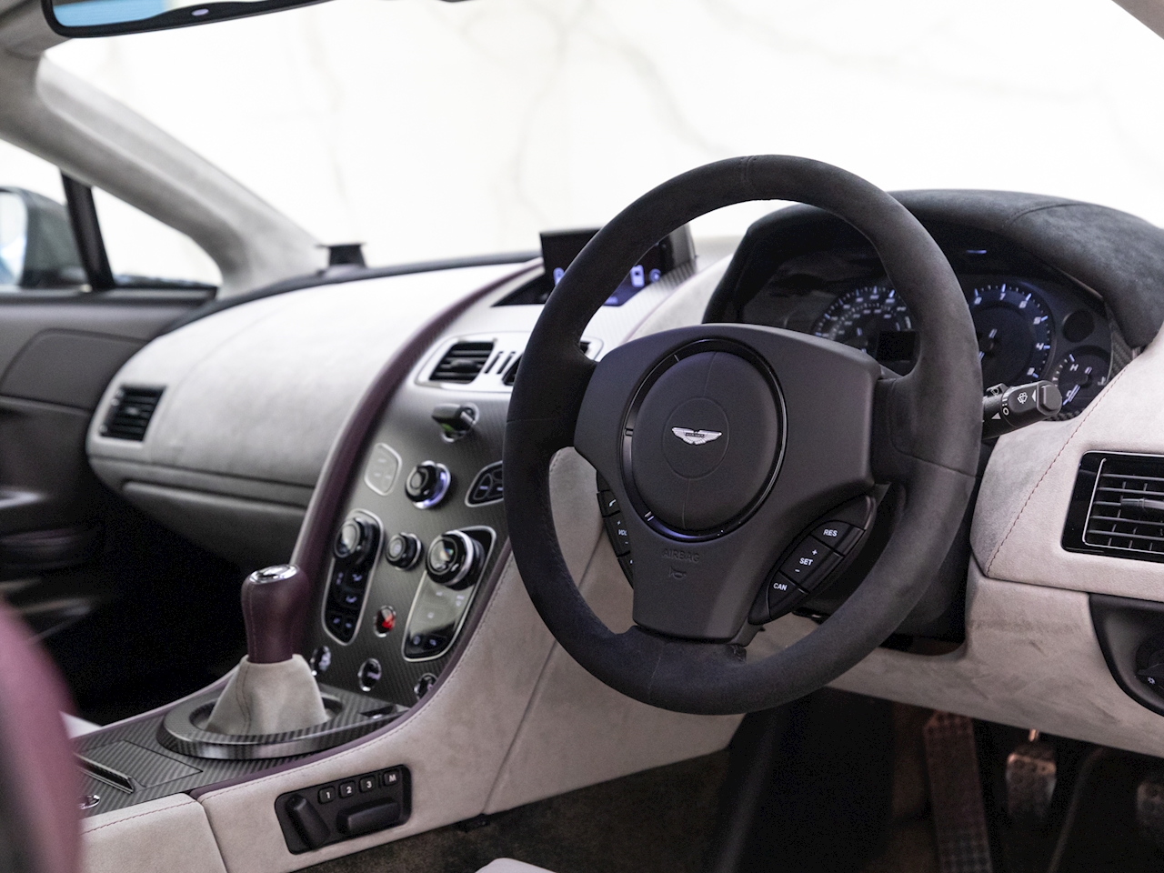 2018 Aston Martin V12 Vantage S, 14/20