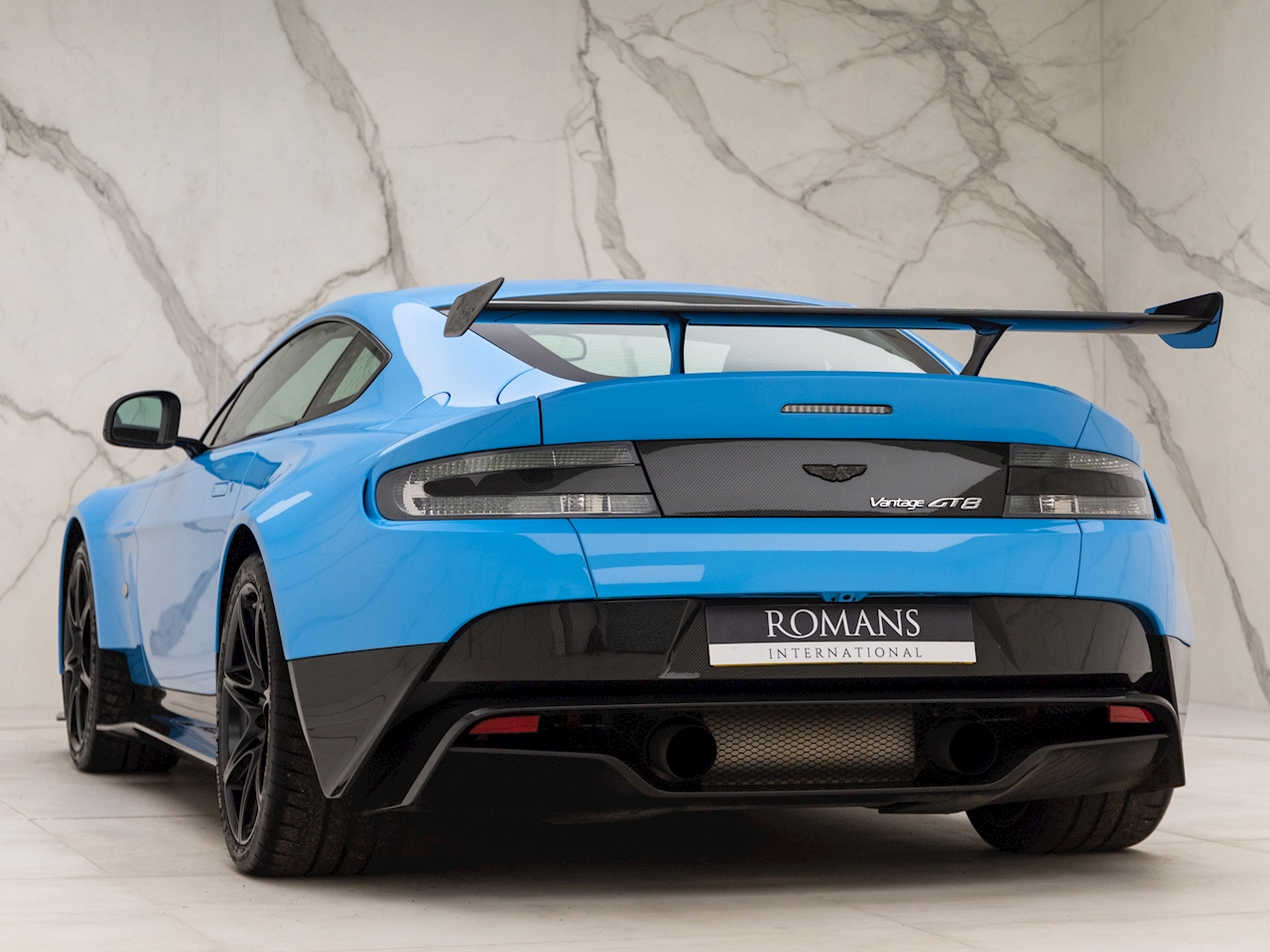 2017 Aston Martin Vantage GT8, 17/21