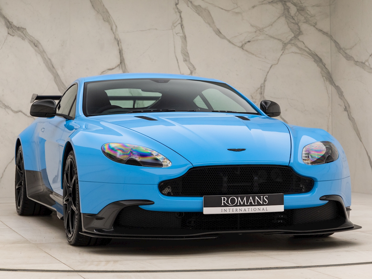 2017 Aston Martin Vantage GT8, 19/21
