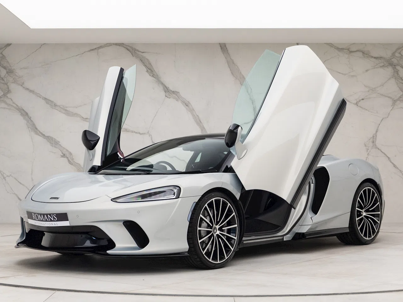2019 McLaren GT