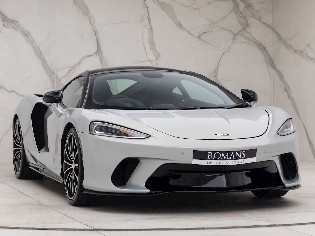 2019 McLaren GT, 16/17