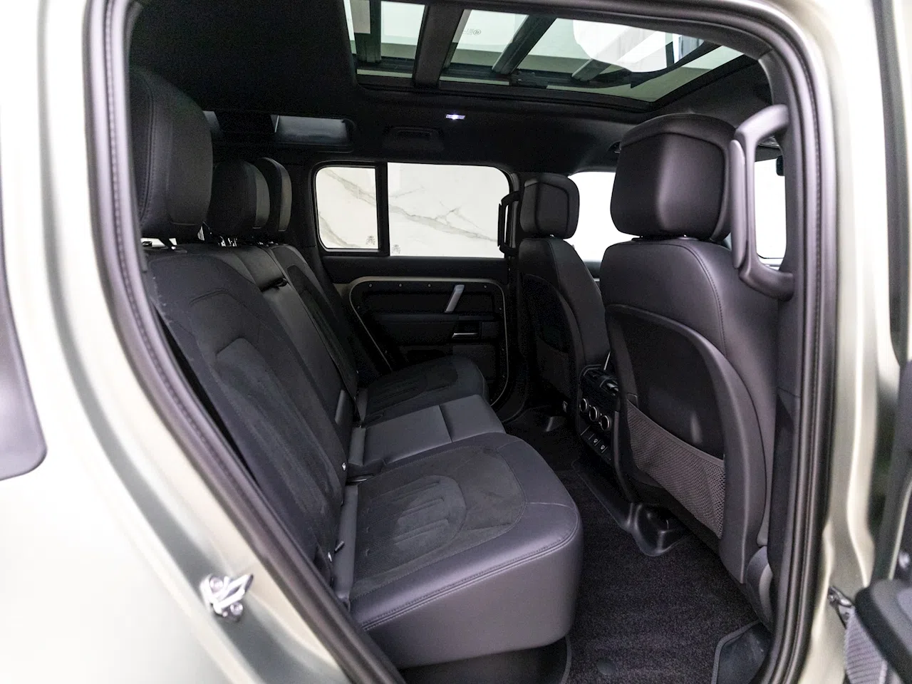 2022 Land Rover Defender 110 V8 interior, seats