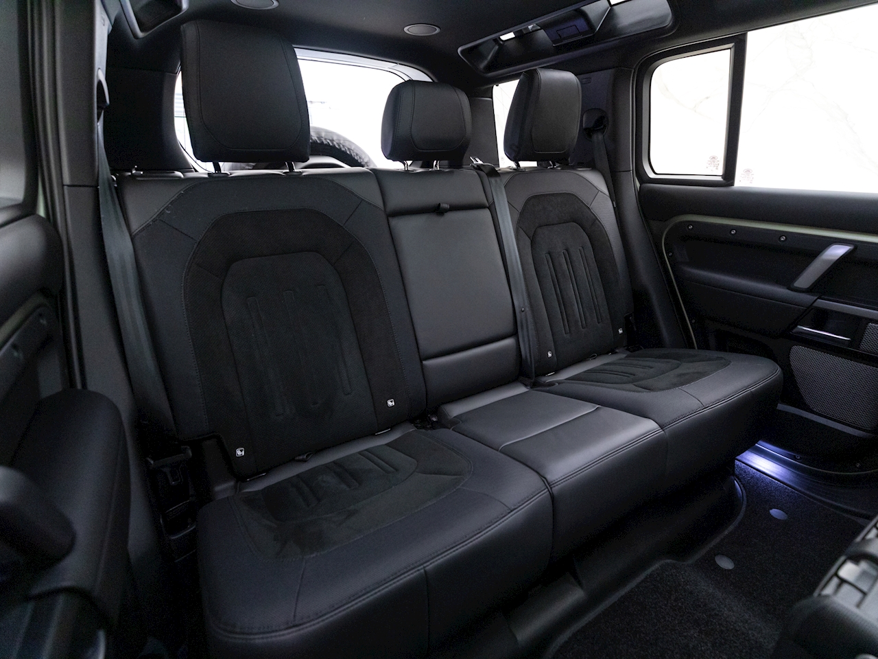 2022 Land Rover Defender 110 V8, 12/19