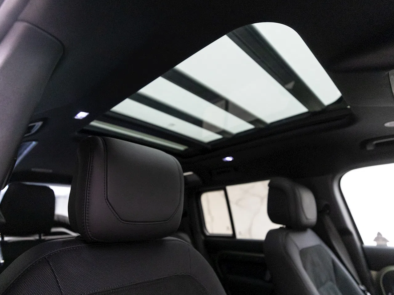 2022 Land Rover Defender 110 V8 interior, seats