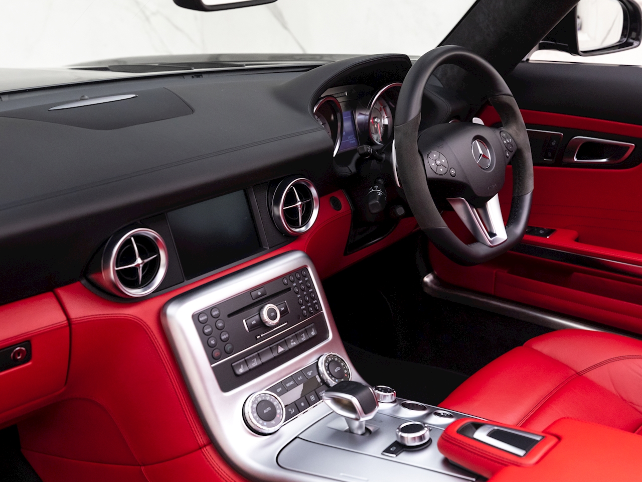 2013 Mercedes SLS AMG Roadster, 3/19