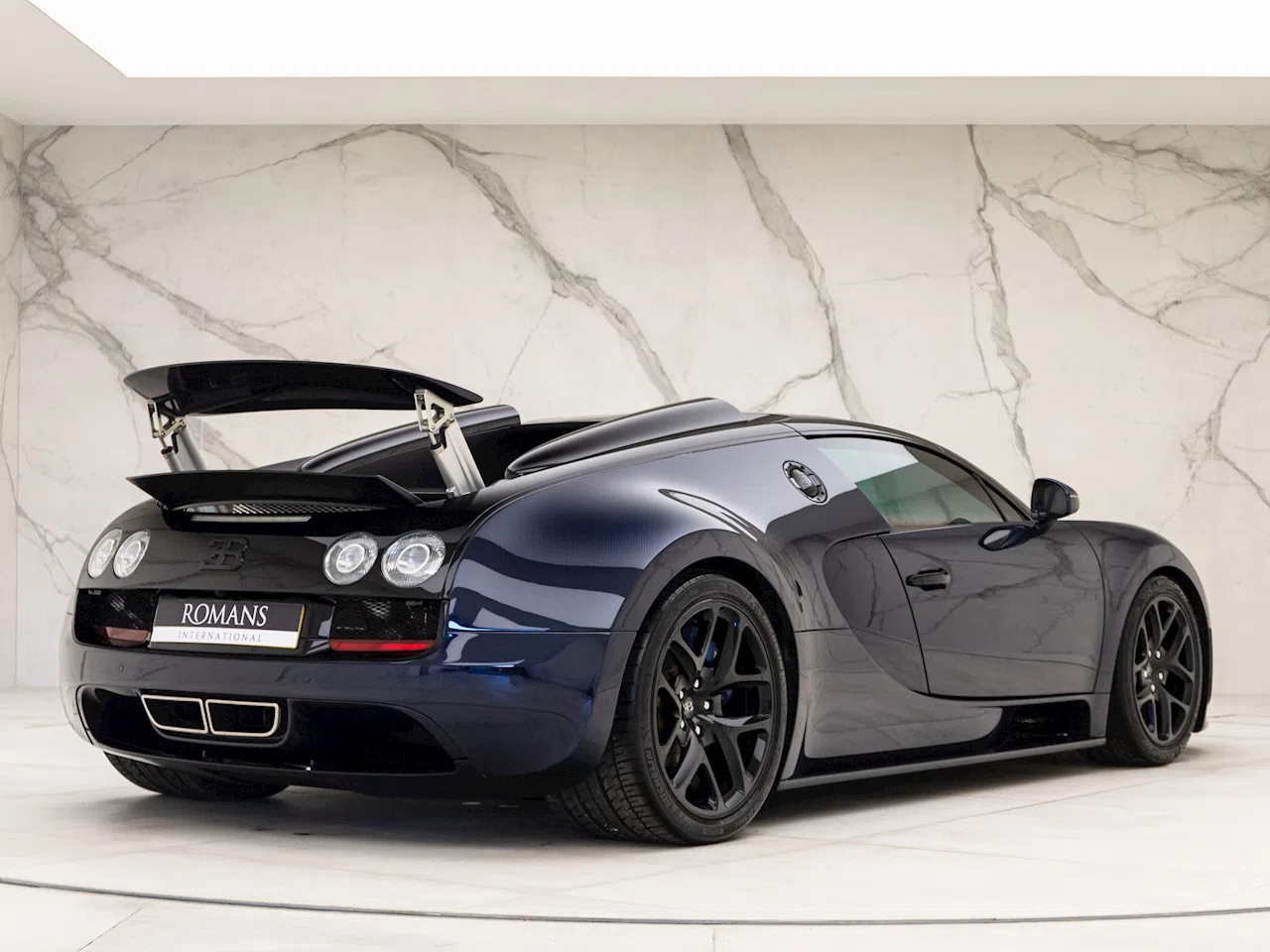 2015 Bugatti Veyron Grand Sport Vitesse for sale, exterior, Black & Blue Exposed Carbon Fibre