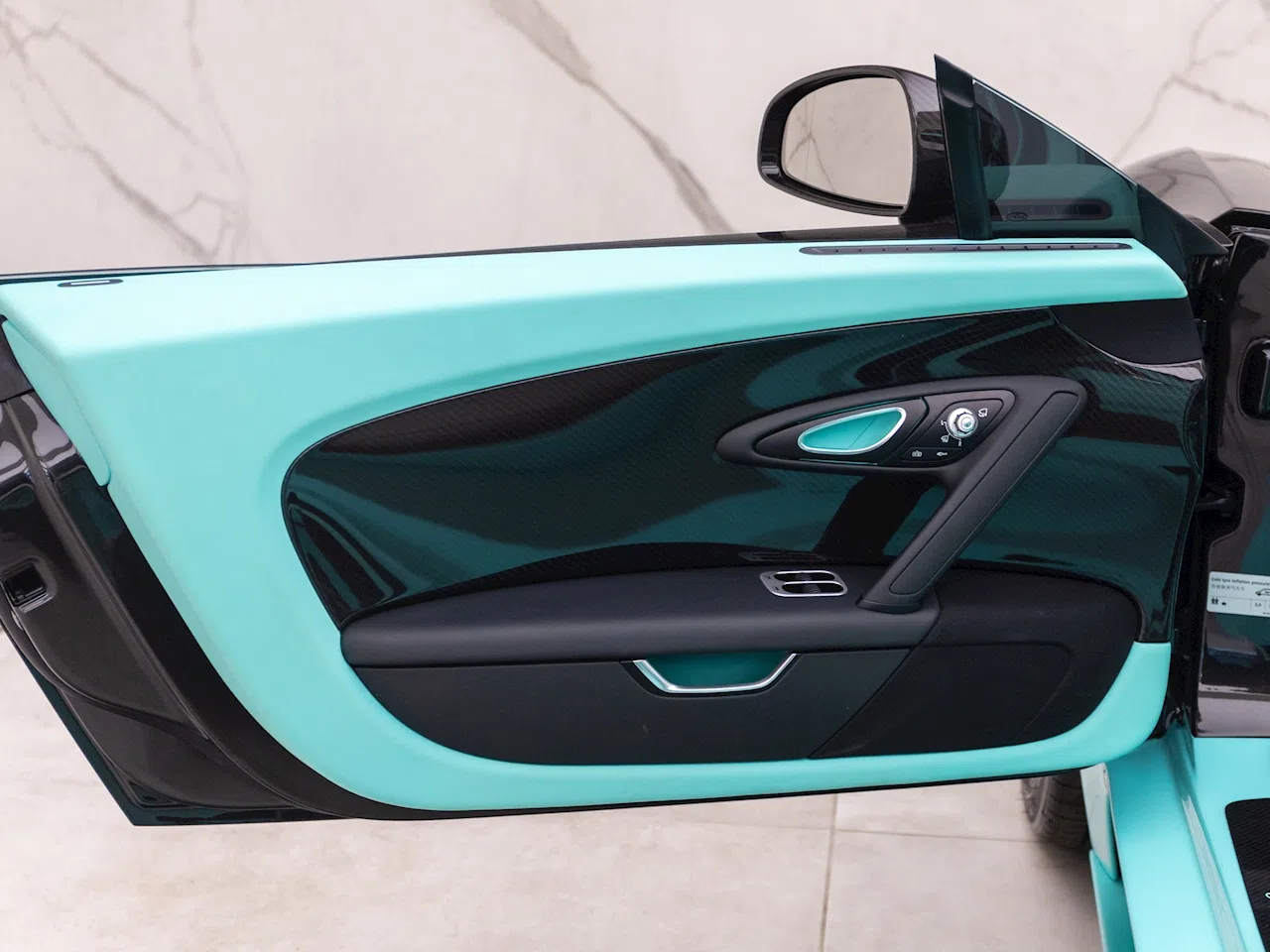 2014 Bugatti Veyron Grand Sport Vitesse interior, door panel, Tiffany Leather
