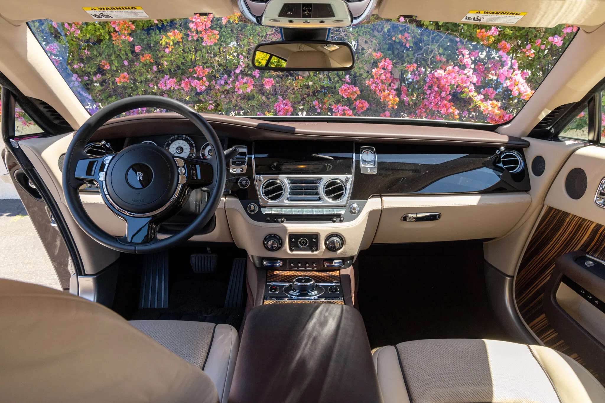 2014 Rolls-Royce Wraith interior, dashboard