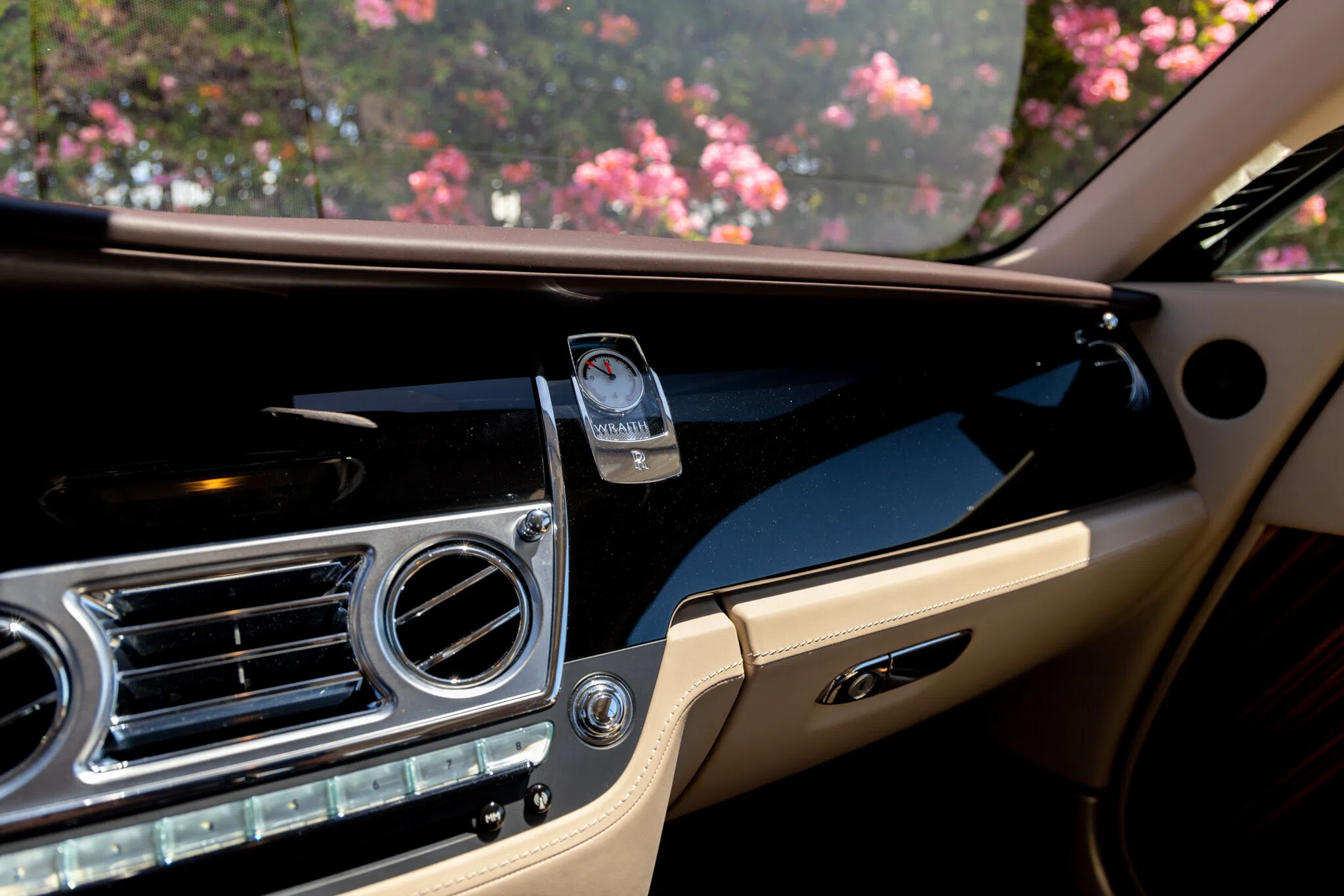 2014 Rolls-Royce Wraith interior, dashboard
