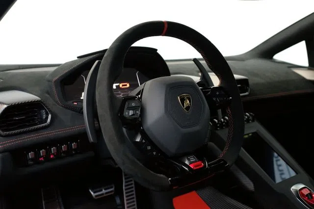 2021 Lamborghini Huracan STO interior