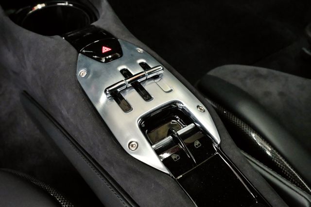 2022 FERRARI SF90 STRADALE, 17/18