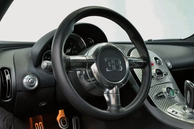 2007 Bugatti Veyron 16.4 interior