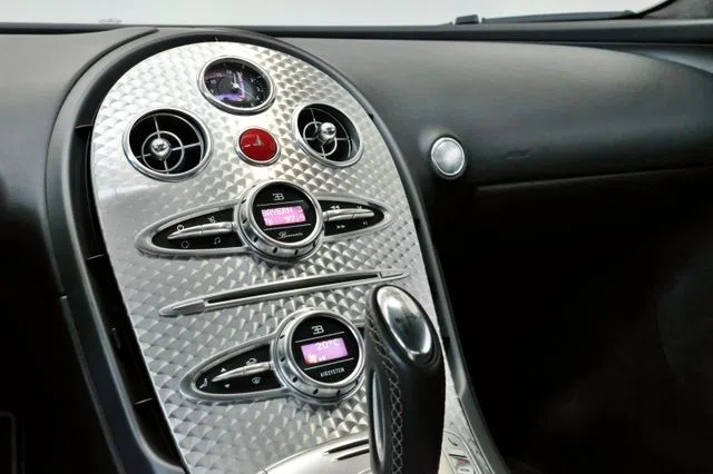2007 Bugatti Veyron 16.4 interior