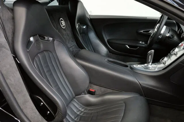 2007 Bugatti Veyron 16.4 interior, seats