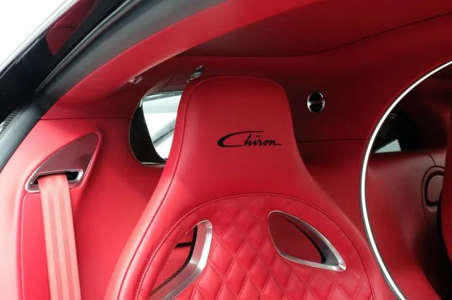 2018 Bugatti Chiron interior, door panel