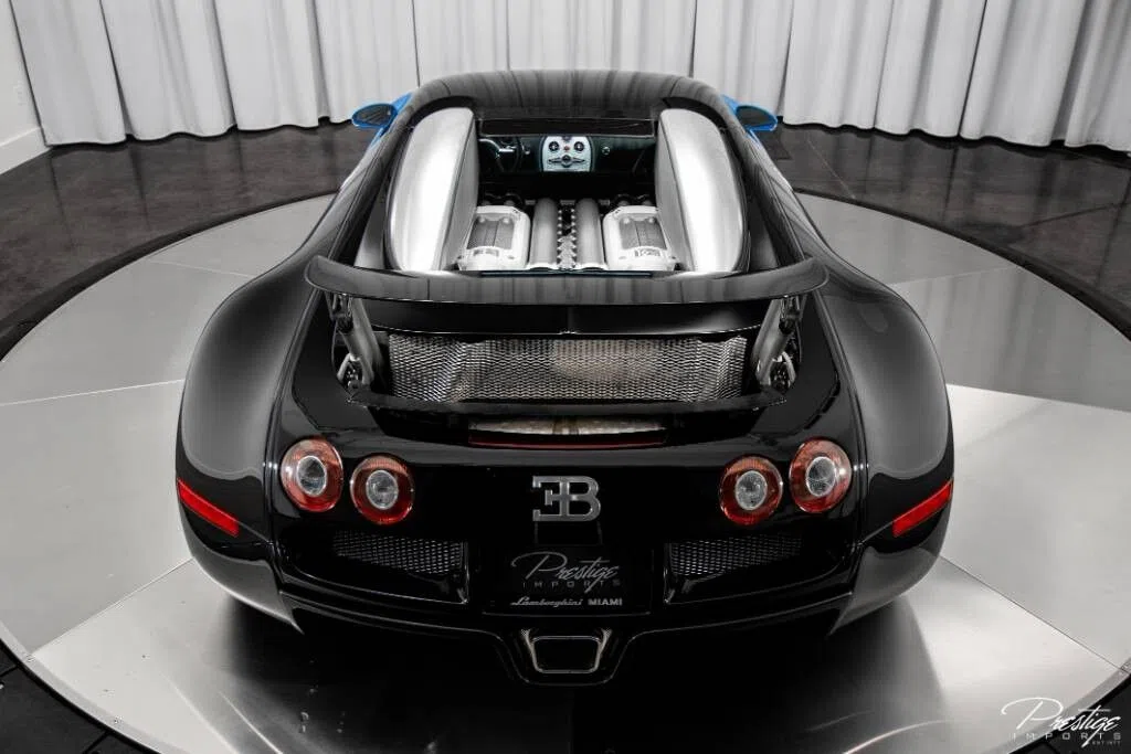 2010 Bugatti Veyron for sale, exterior, Black/Blue