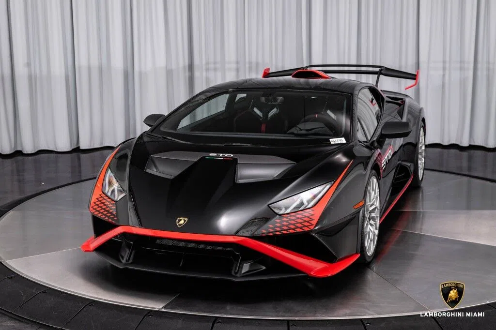 2022 Lamborghini Huracan STO