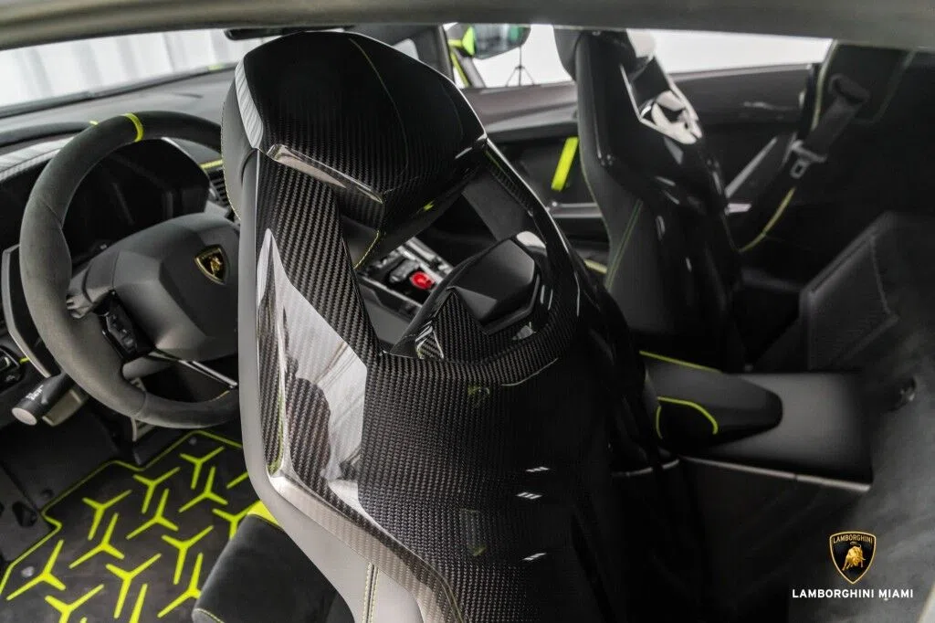 2019 Lamborghini Aventador SVJ interior, Green