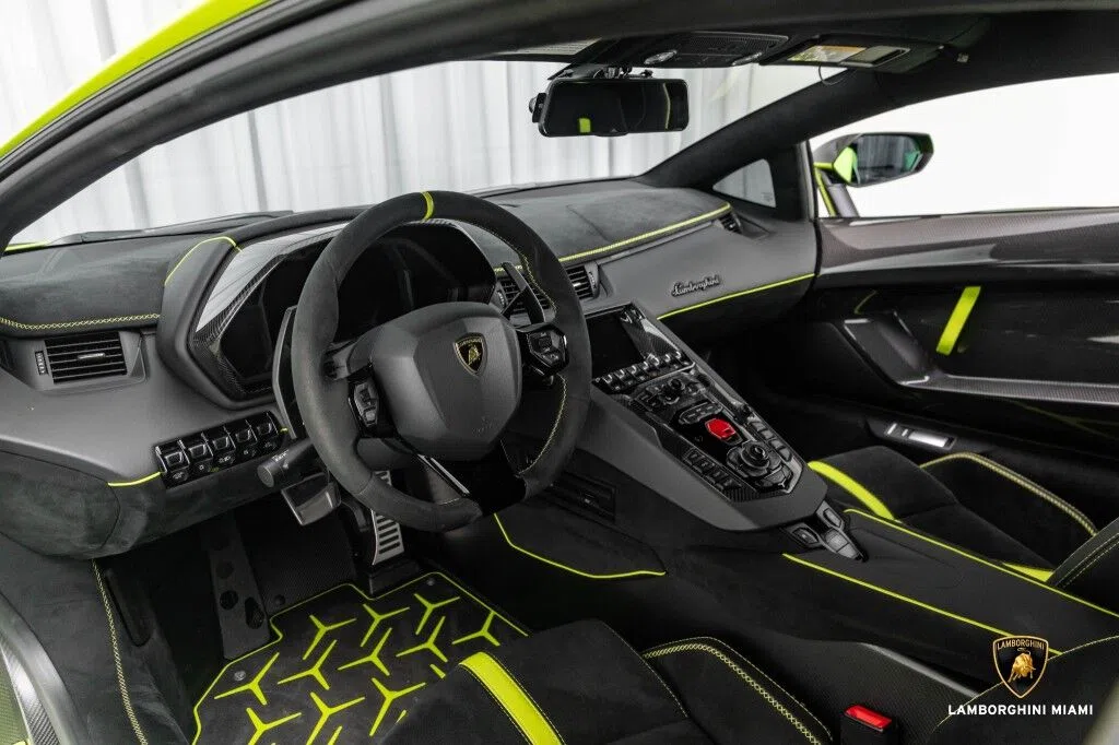 2019 Lamborghini Aventador SVJ interior, dashboard, Green