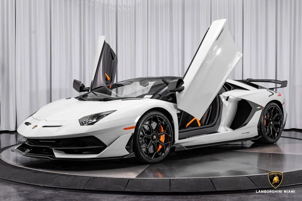 2021 Lamborghini Aventador SVJ