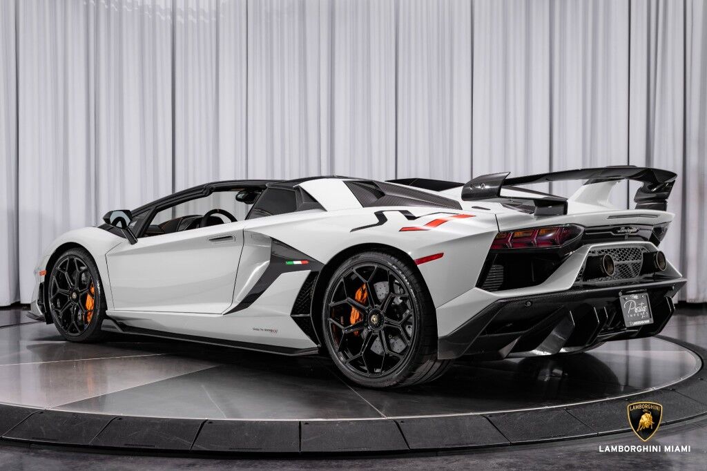2021 Lamborghini Aventador SVJ, 13/20