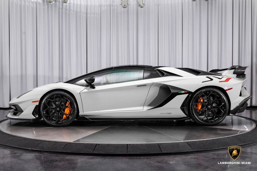 2021 Lamborghini Aventador SVJ, 18/20