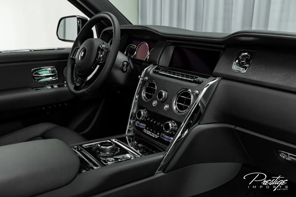 2022 Rolls-Royce Cullinan interior